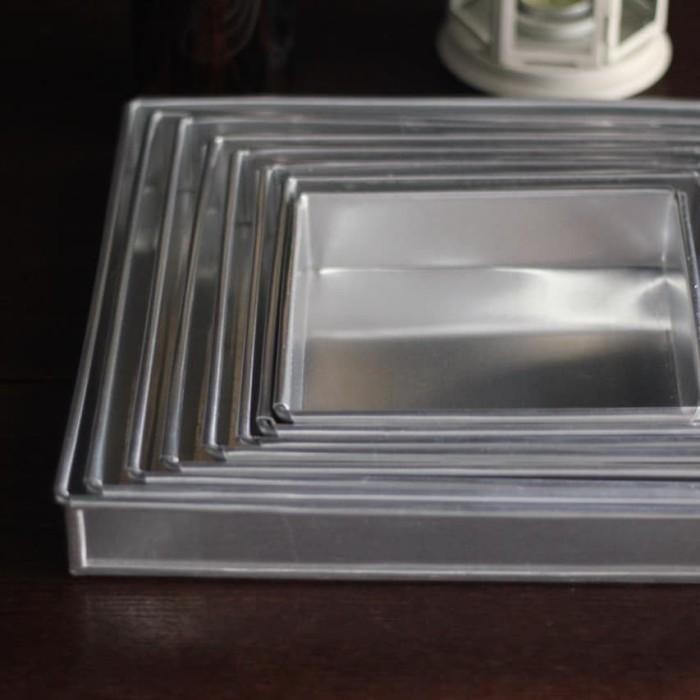 

Loyang Bolu Kotak 23 X 23 X 4 Cm Kuat Tebal 8Mm Cake Pan Made In Indo
