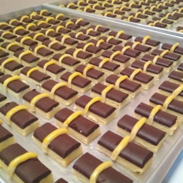 

CHEFMATE STICK CHOCOLATE COMPOUND 1 KG ( BAKESTABLE )