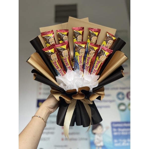 

Csp - Buket Snack Coklat Beng Beng Sedang Buket Beng Beng Buket Wisuda Buket Ulang tahun Buket Kado