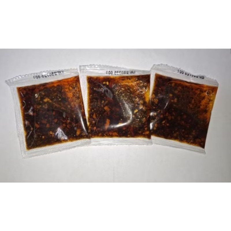 

Konter Makanan Chili Oil / Minyak Cabai 9 Gram (Isi 20 Sachet)