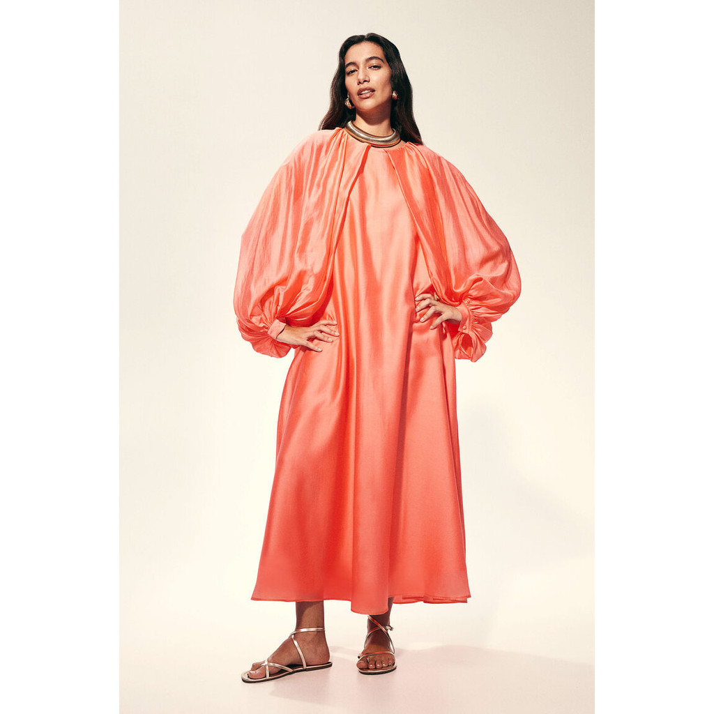 H&M Voluminous maxi dress Maxi dress in an airy weave with a slight sheen