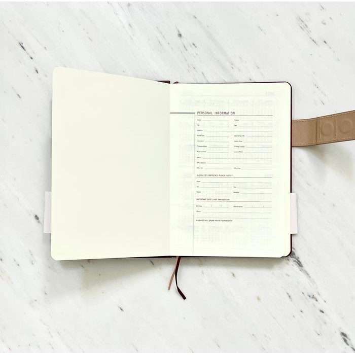 

A556P Koob. Hardcover Notebook Dengan Penutup Magnet Dan Pen Holder A5 Buku Tulis Garis / Rulled