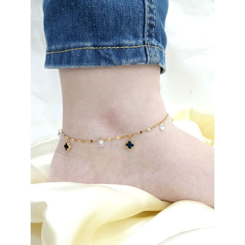 Gelang kaki titanium clover kecil mata putih- staycoolshop