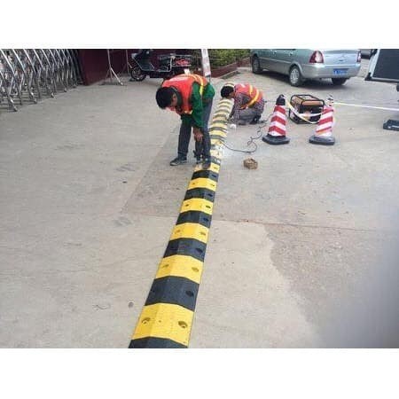 Polisi Tidur 100CM Karet Rubber Speed Hump Polisi Tidur Karet Rubber