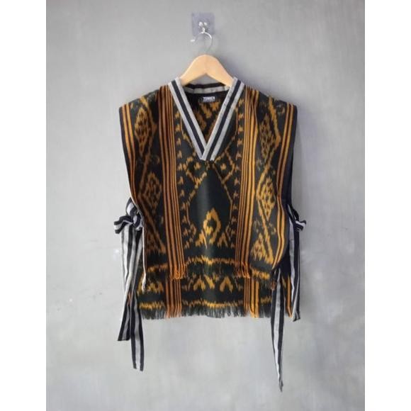 Batik Tenun Tora Vest Tenun Troso-Rompi Tenun Motif Ntt