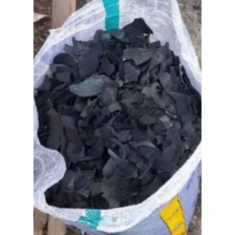Arang batok kelapa/areng kelapa/areng batok/areng bara api/1 karung isi 10 kg.