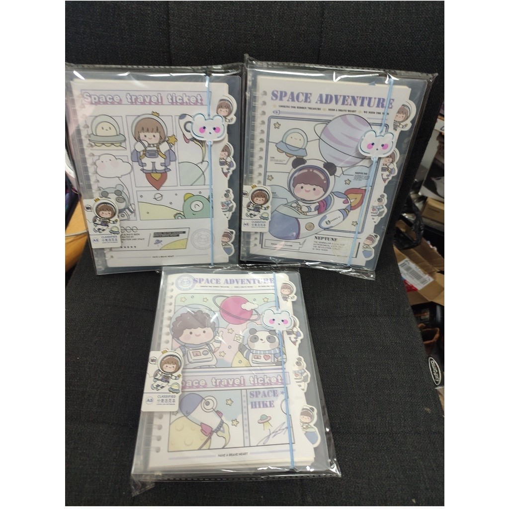 

map binder wengu karet space adventure b0216 a5/b5 satuan index 4 plus isi 60 lembar