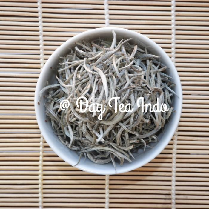 

Premium White Tea Silver Needle / Teh Putih