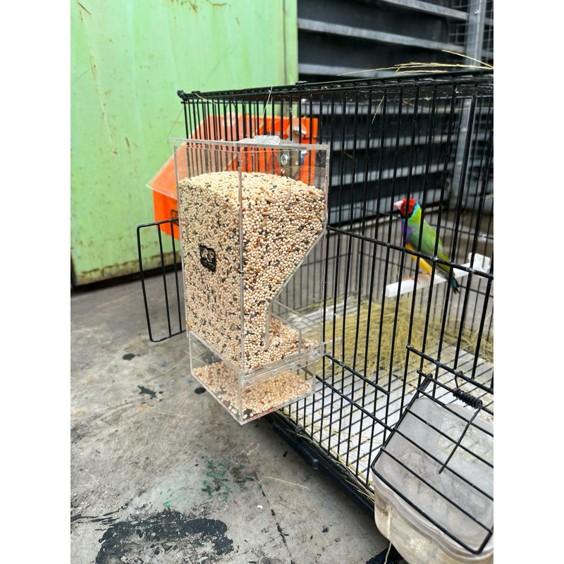 Dispenser Pakan Burung Finch Besar Kenari Parkit Gould Amadine Emprit