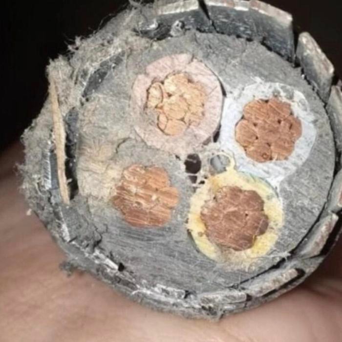 KABEL LISTRIK NYFGBY 4X35MM GBY 4X35MM SUPREME KABELINDO 4BESAR