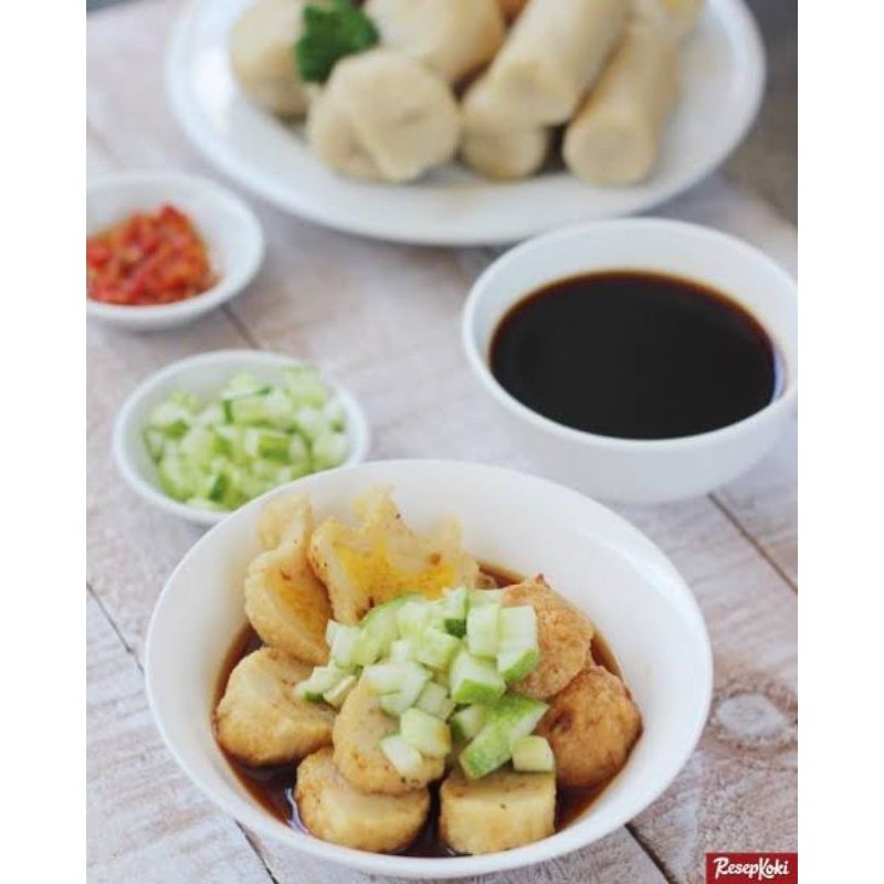 

Olivoliv Snack 10 Pcs Pempek Seribuan Lenjer + Kapal Selam Khas Palembang Kuah Cuko Kental Pedas