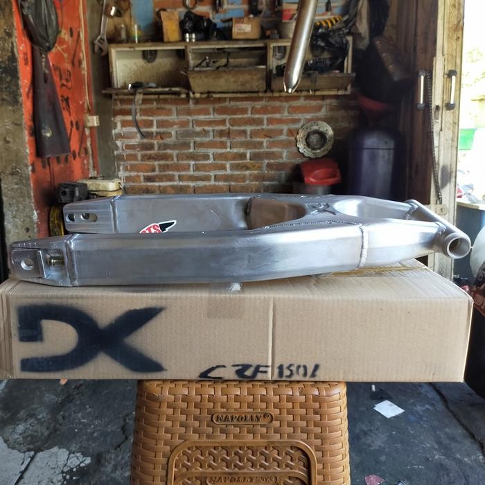 PREMIUM Swing Arm DX CRF 150 Alumunium