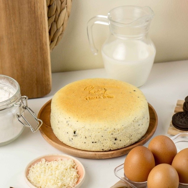 

Uncle Tetsu - Cookies and Cream Cheesecake