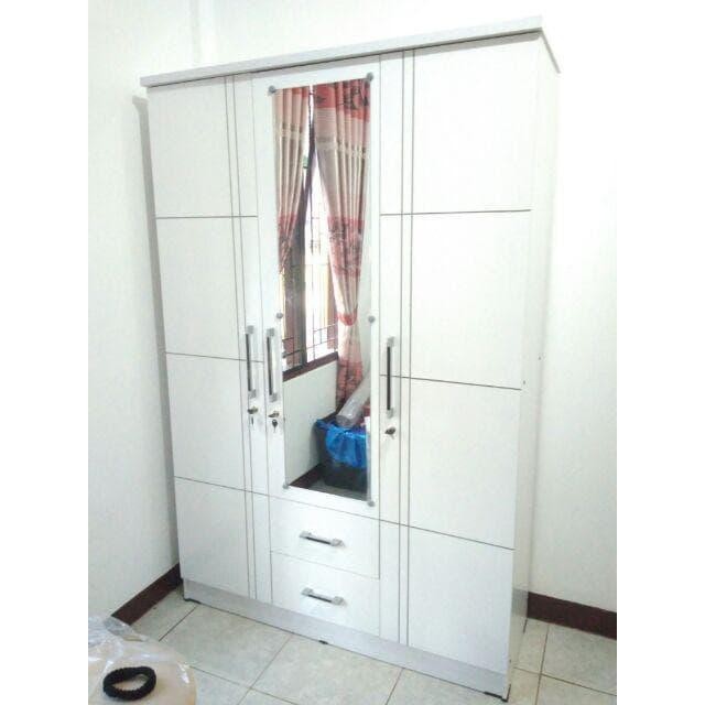 Lemari Pakaian / Lemari Baju / Lemari 3 Pintu - Graver Bw 008