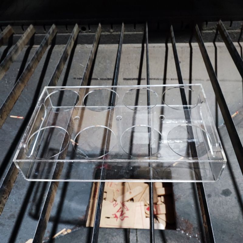 Tempat air mineral gelas 8 lubang Akrilik / rak botol 8 lubang ACRYLIC