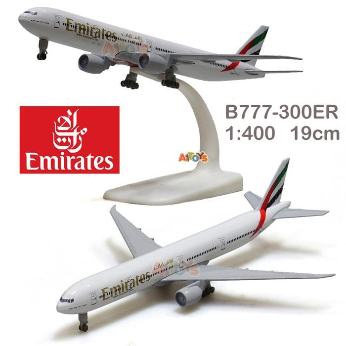 Diecast Pesawat Emirates Boeing B777-300Er 19 Cm 1:400