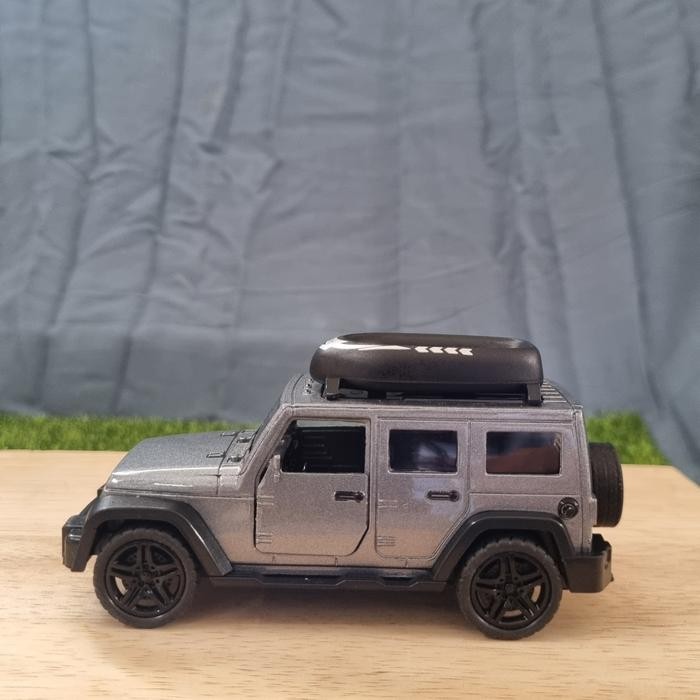 Metal Diecast Mobil Offroad Jip Jeep Wrangler Pullback Skala 1:36
