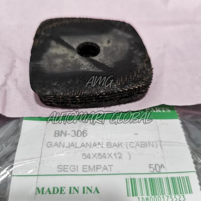 Karet Ganjalan Bak Cabin Mobil Truk Minibus 54X54X12 Mm Ban Bekas Kode 013