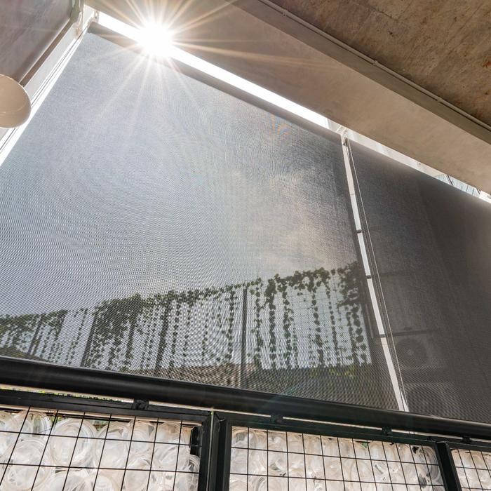 Tirai Gulung Outdoor - Tahan Hujan Dan Panas
