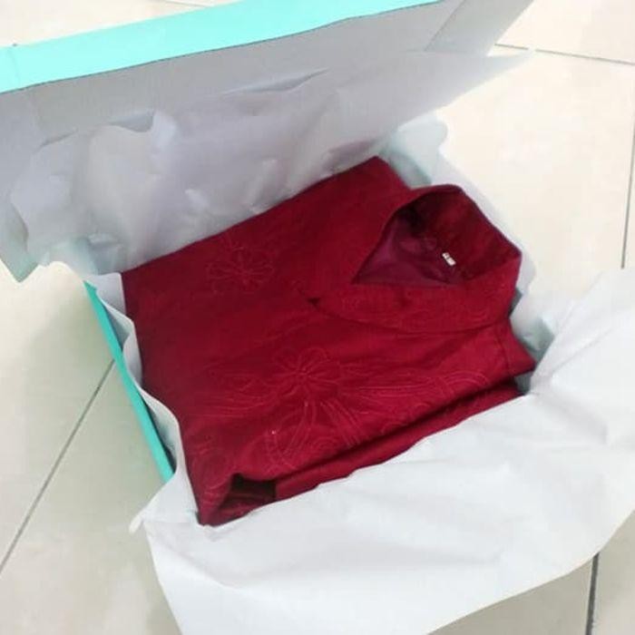 

Aman - Kertas Bungkus Paket Putih Tipis Untuk Produk Fashion