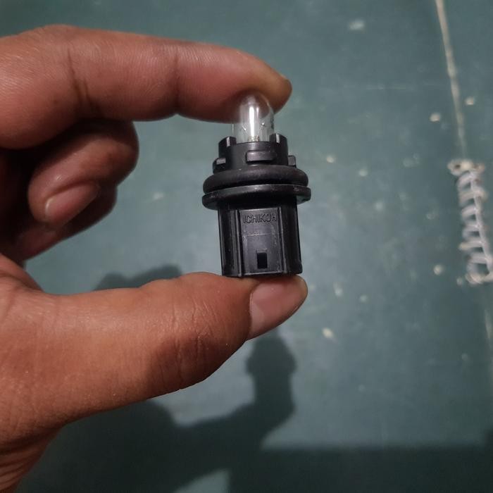 PREMIUM Soket Fitting lampu senja Toyota Inova grand max