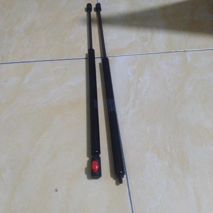 Shock Kap Mesin W203