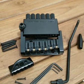 Tremolo Headless Gitar