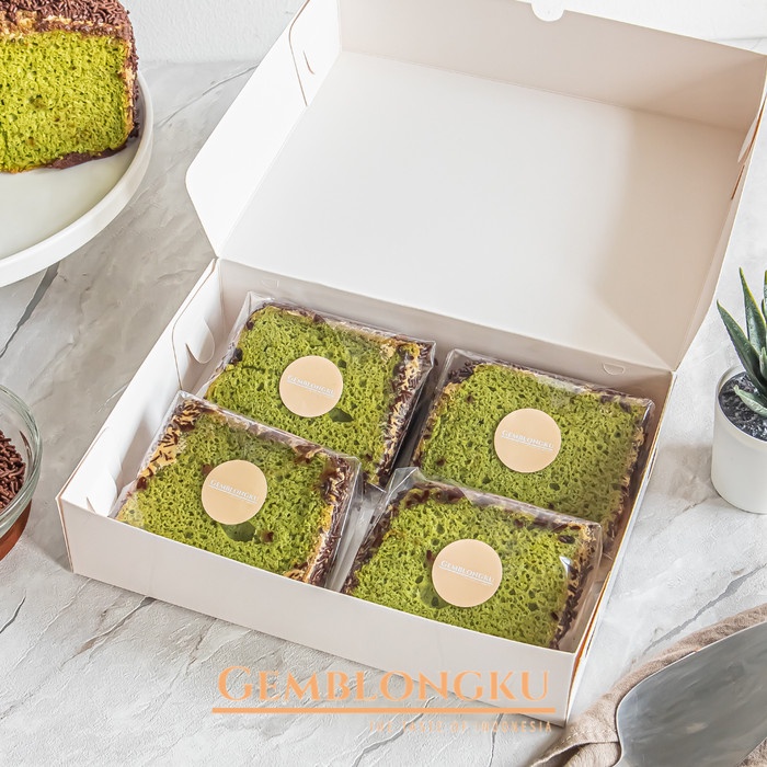 

GEMBLONGKU CHIFFON CAKE PANDAN MOCHA MEISES (ISI 4 PCS) KODE 1356