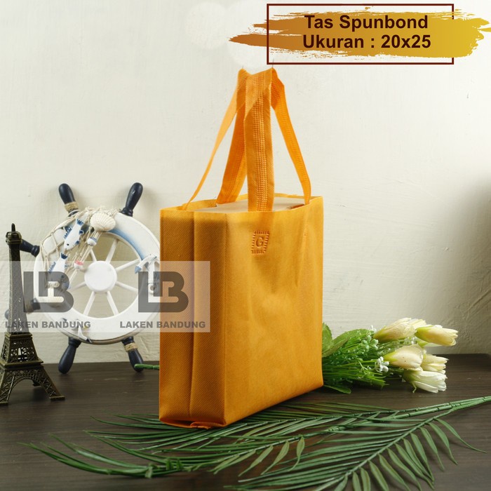 

Flashshow Tas Spundbond Goodybag Model TALI PREES Ukuran 20x25 Tebal 70GSM