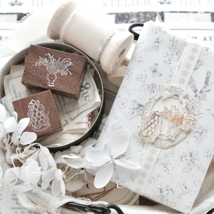 

Jieyanow Good Times Rubber Stamp Set (1/2)