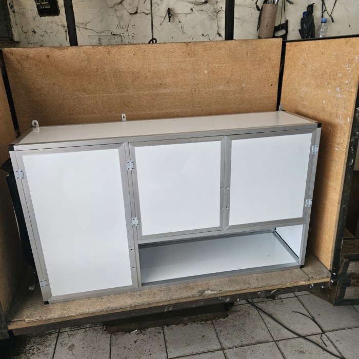 rak gantung lemari dapur kitchen set atas aluminium kaca 3 pintu acp