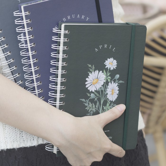 

Notebook / Journal A5 Birth Flower Series - Daisy