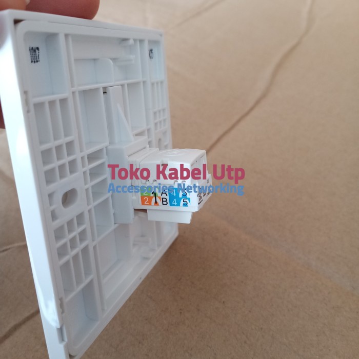 Outlet Data Cat.5E/Stop Kontak Data Cat.5E Hager Wxet1Rj5