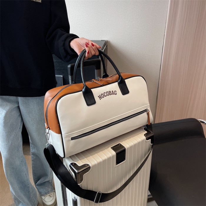 Tas Travel / Tas Duffel / Tas Olahraga Gym Fitness / Tas Kulit Wanita