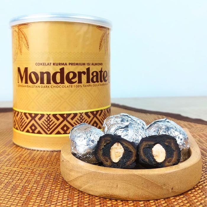 

terbaru !!! cokelat kurma with roasted almond mondrlate premium 500g ready