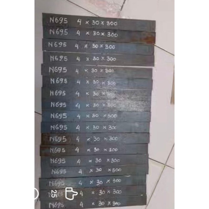 PREMIUM Plat baja bohler N695 4 x 30 x 300 mm tebal 4 mm untuk baja N695 4x30x300mm