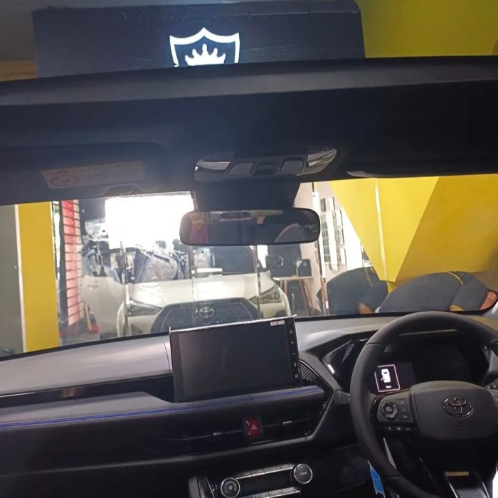 Solargard Premium Black Phantom untuk Kaca Depan