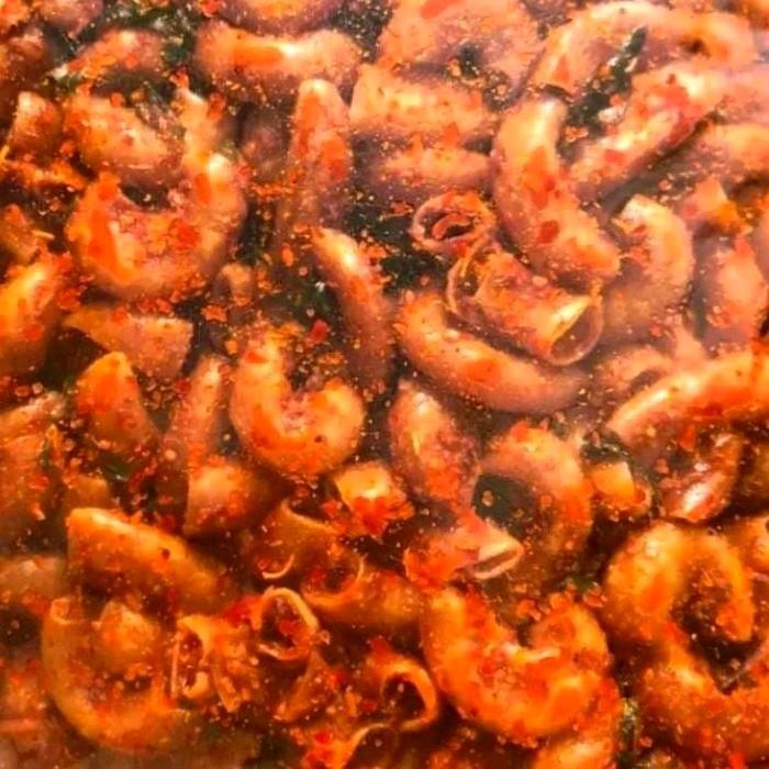 

1kg- makaroni kriuk bumbu cikruh pedas daun jeruk/makaroni kriuk 1kg Food Snacks Camilan