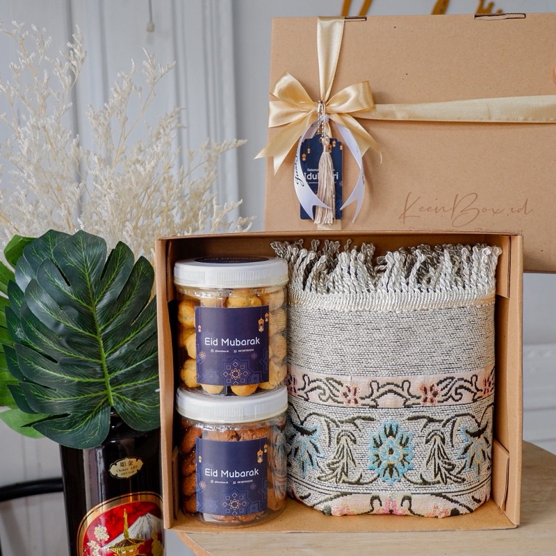 

PROMO TERBARU Hampers Gift Cookies Eid Kotak Kado Kue Kering Toples Kue hadiah wisuda Hampers
