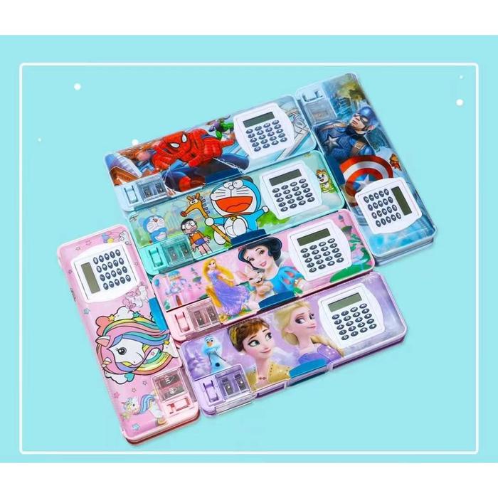 

JTTOP" KOTAK PENSIL MAGNET KARAKTER + KALKULATOR / TEMPAT PENSIL CALCULATOR RAUTAN
