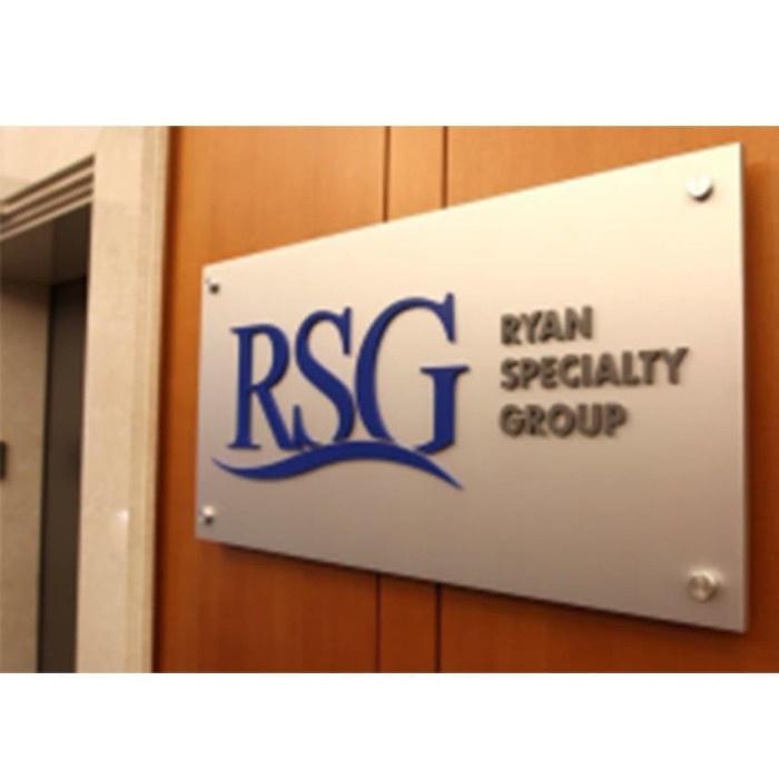 

papan nama metal stainles timbul kantor usaha toko