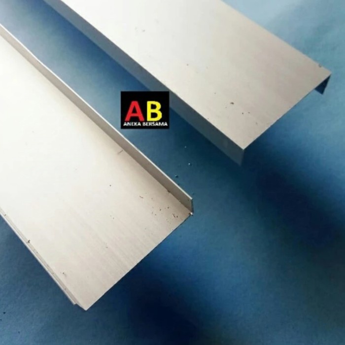 Lis U Aluminium 1.2cm x 5cm x 1.2cm Silver Panjang 110cm