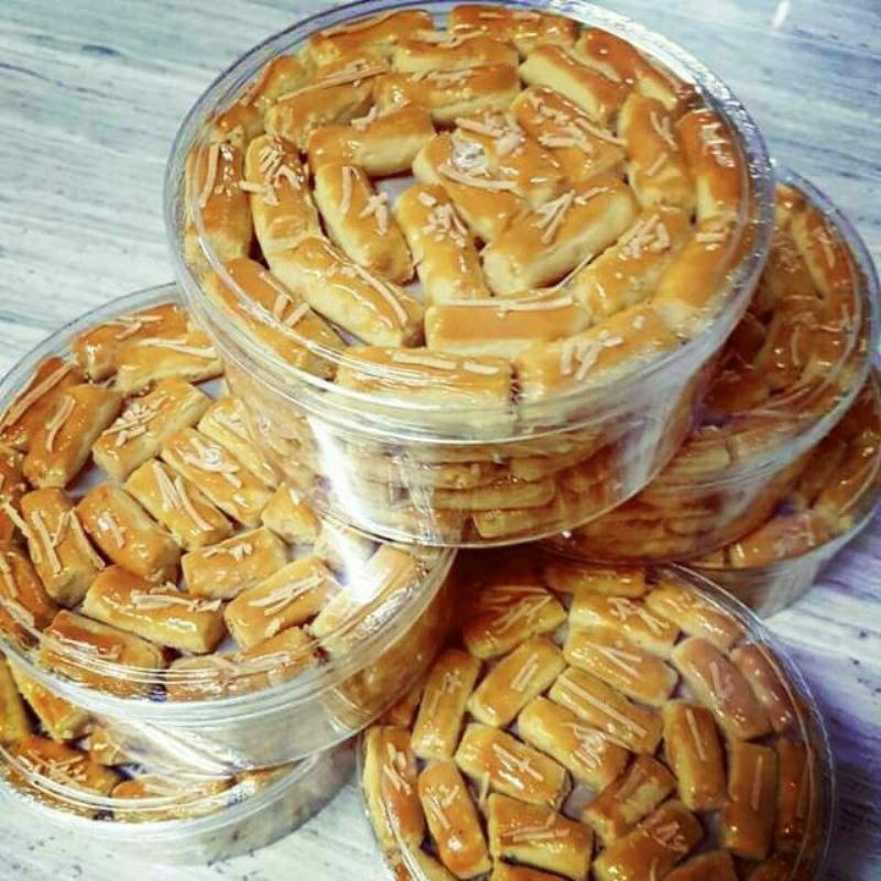 

(RST)-Kue Kering / kue Kastengel Keju 500gram