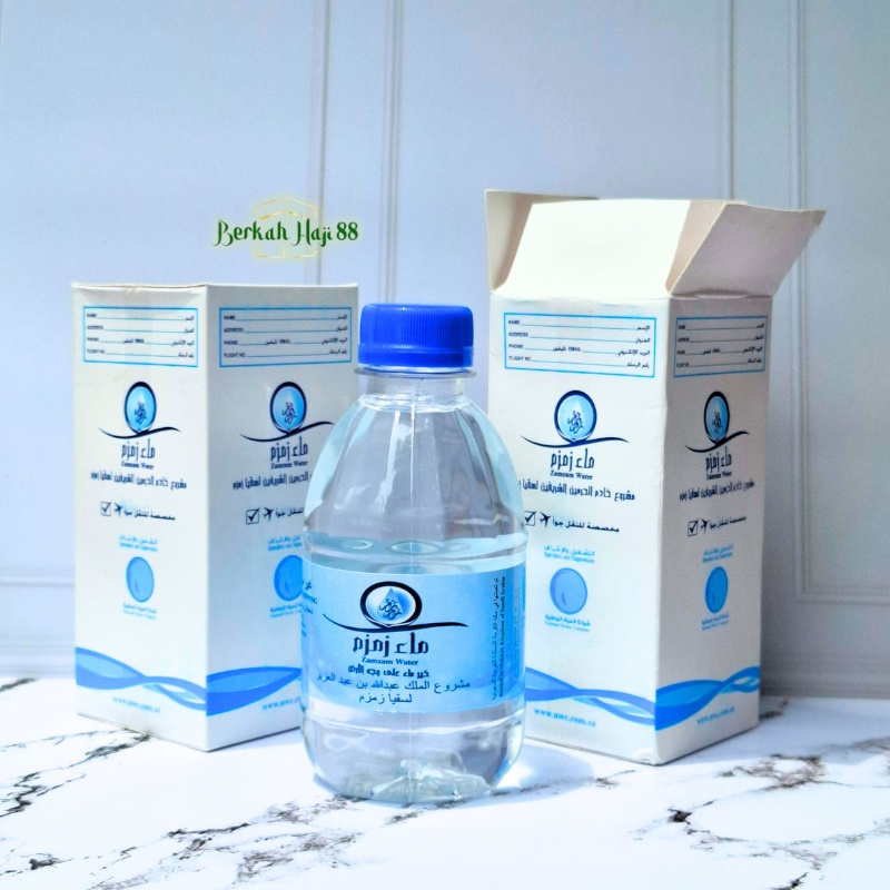 

Air Zamzam 250ml Asli 100% Original kemasan Dus Pipi Clo Premium Hadiah Gift Oleh Oleh Haji Umroh