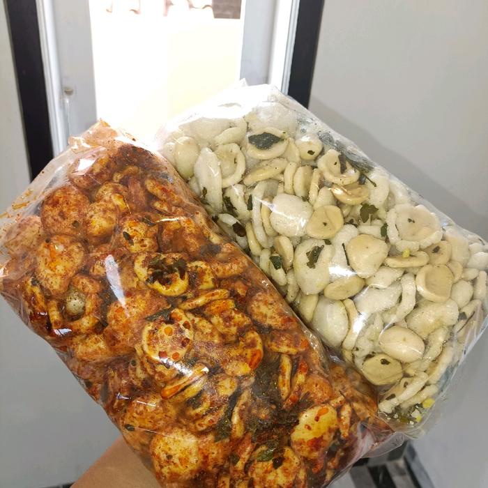 

PAKET HEMAT 1KG KRUPUK UDANG EXTRA PEDAS 500GR PLUS ORIGINAL 500GR Food Snack