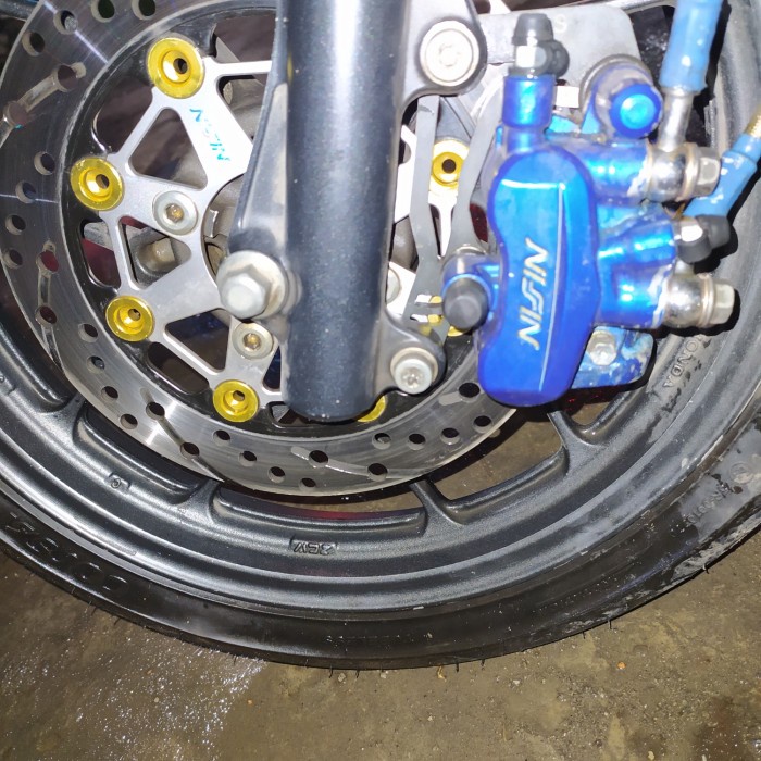 ready stok breket bracket kaliper pcx 3 piston pnp beat vario scoopy disc 220mm original