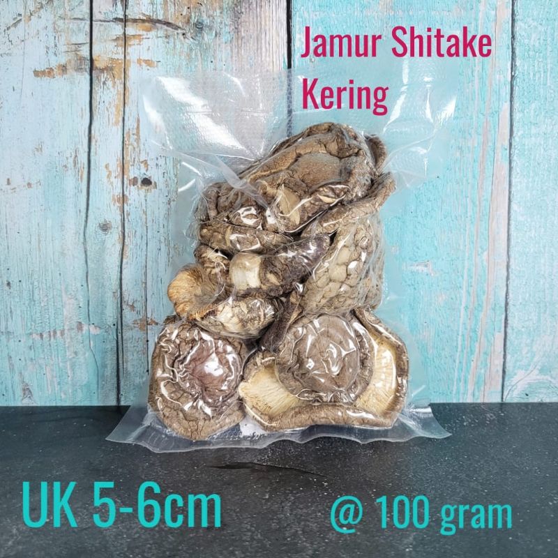 

Jamur shitake kering / siangku / hioko kering 100 gr uk 5-6 cm