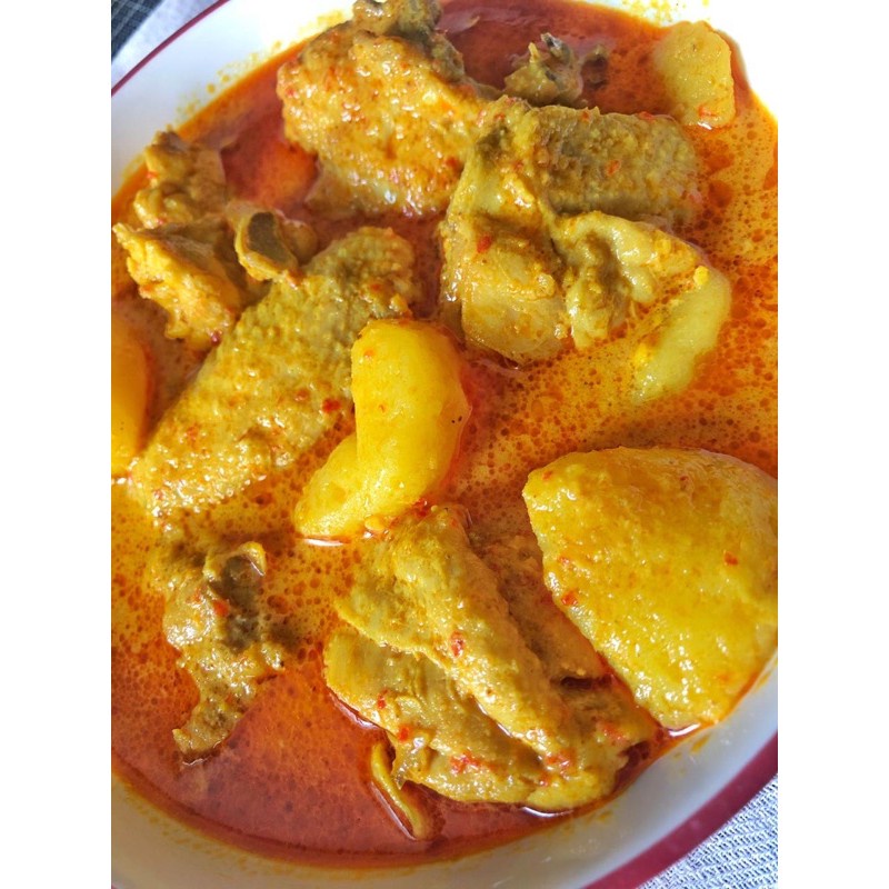 

Ayam Kari dengan Kentang , 1 Ekor dan Free Sambel