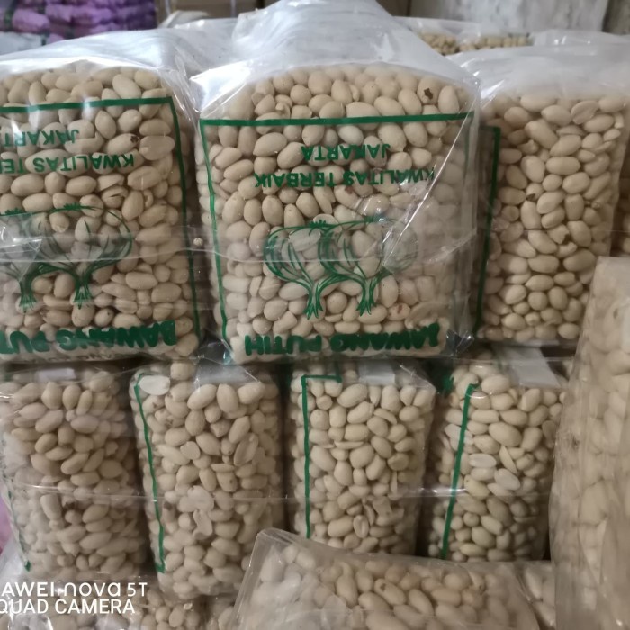 

Kacang Tanah Kupas Mentah 1000Gr 1Kg Merk 'Bawang Putih'