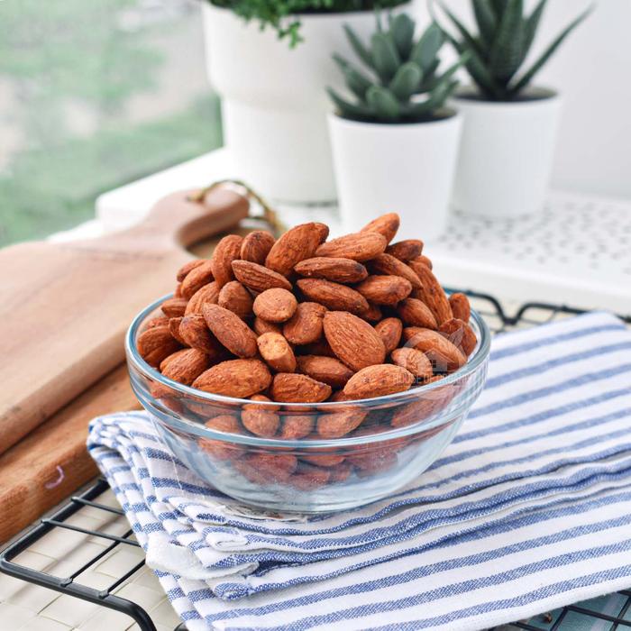 

Hot And Spicy Roasted Almond ( Almond Panggang Pedas ) 500 Gr